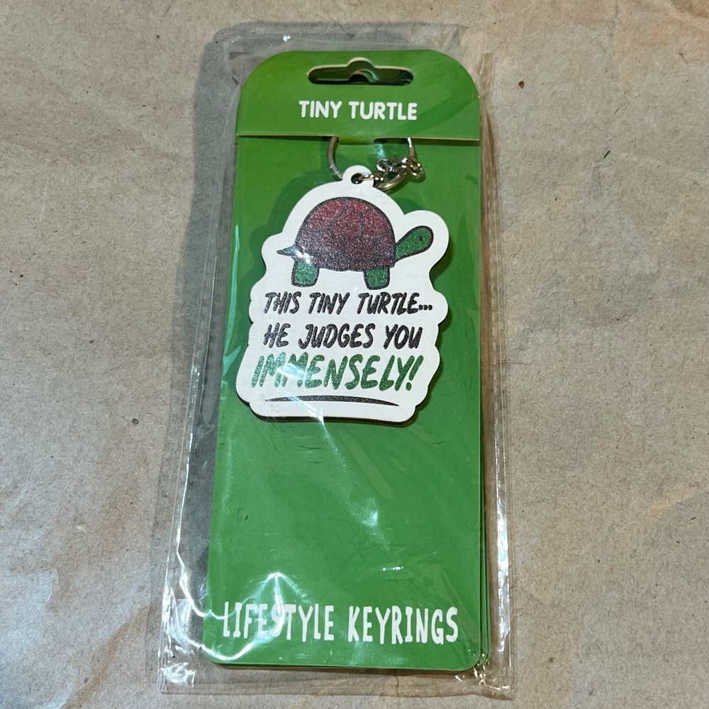 Lifestyle Keyrings Tiny Turtle Wooden Keychain Green Judges You Immensely New